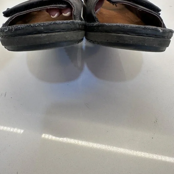 Naot Women's Karenna Flat new buck leather dark taupe women’s. Sz EU 37 US 7 - Picture 5 of 10